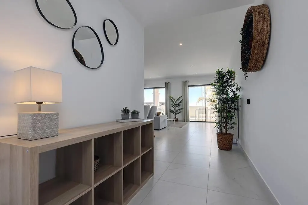 2 Bed Apartment At Estepona Hills With Great Sea Views!