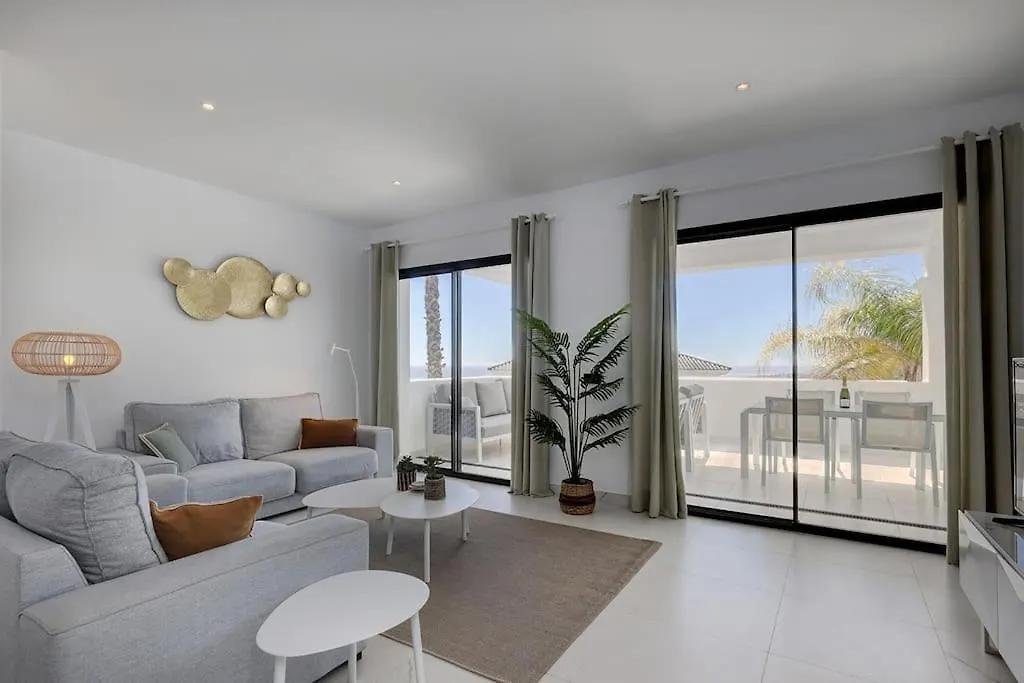 2 Bed Apartment At Estepona Hills With Great Sea Views!