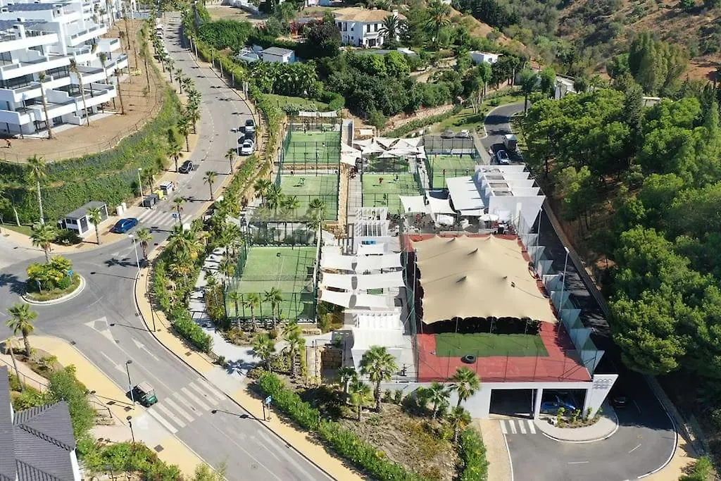 2 Bed Apartment At Estepona Hills With Great Sea Views!
