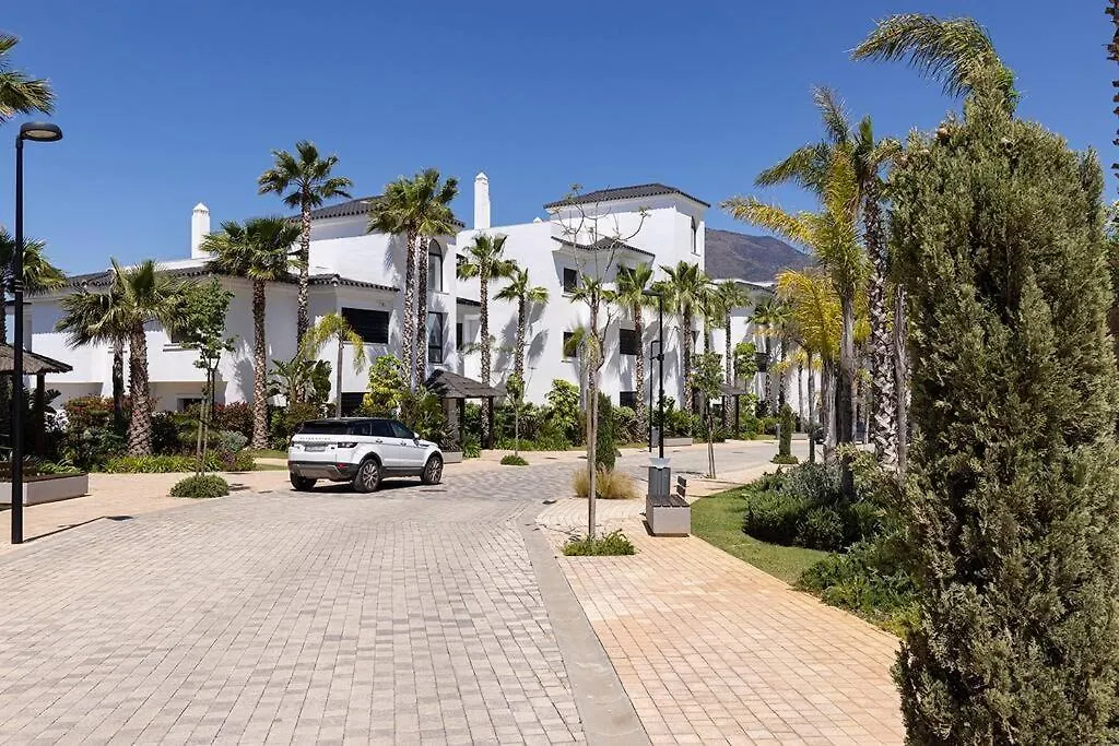 2 Bed Apartment At Estepona Hills With Great Sea Views!