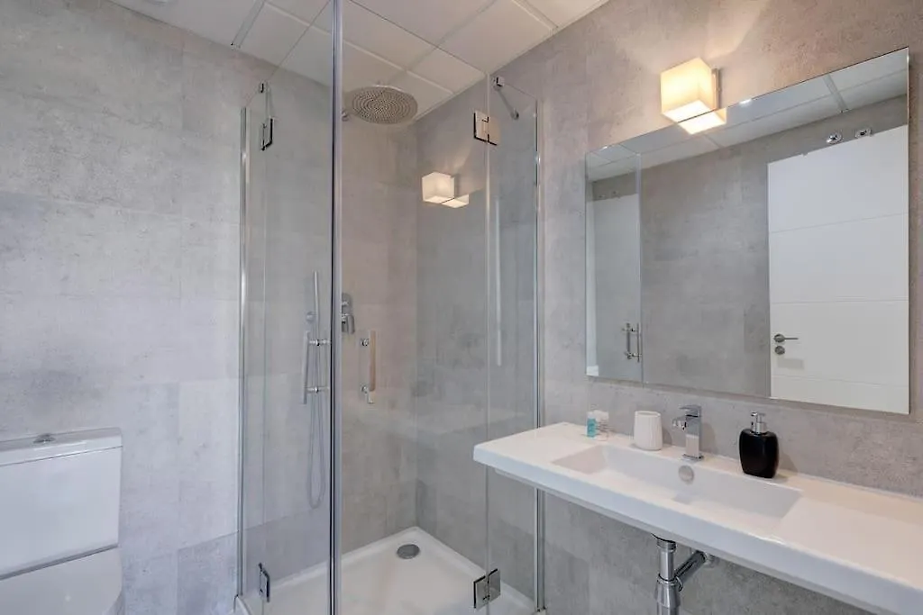 2 Bed Apartment At Estepona Hills With Great Sea Views!
