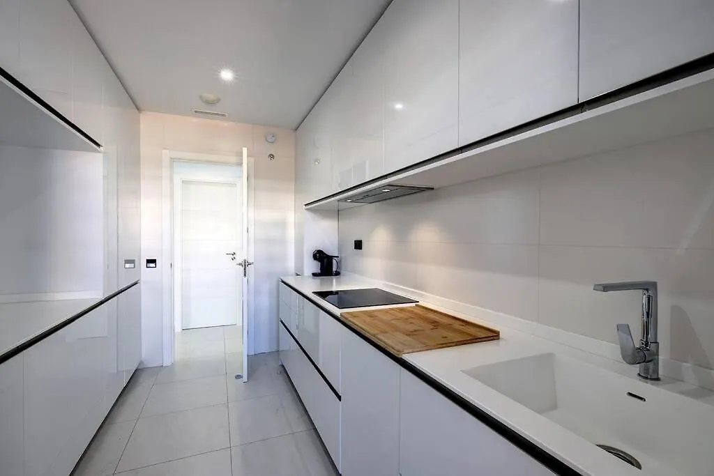 2 Bed Apartment At Estepona Hills With Great Sea Views!