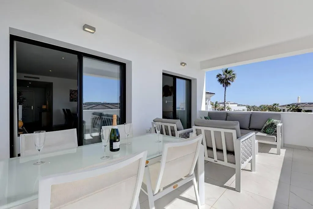 2 Bed Apartment At Estepona Hills With Great Sea Views!
