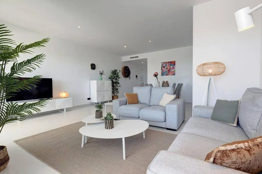 2 Bed Apartment At Estepona Hills With Great Sea Views!
